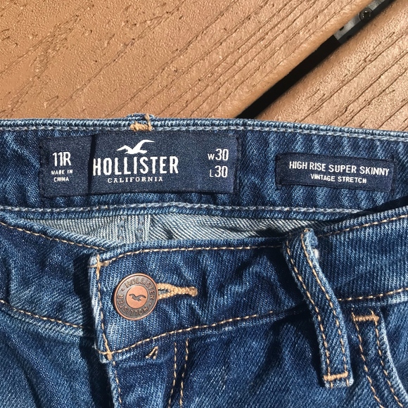 11r hollister jeans Clearance